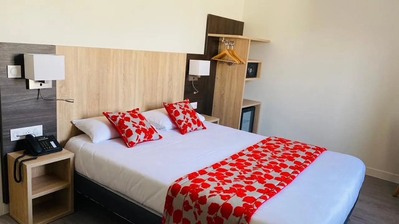 **  Hotel Martinez Grenay France